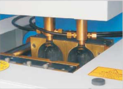 maquinas-sopladoras-de-dos-cabezales